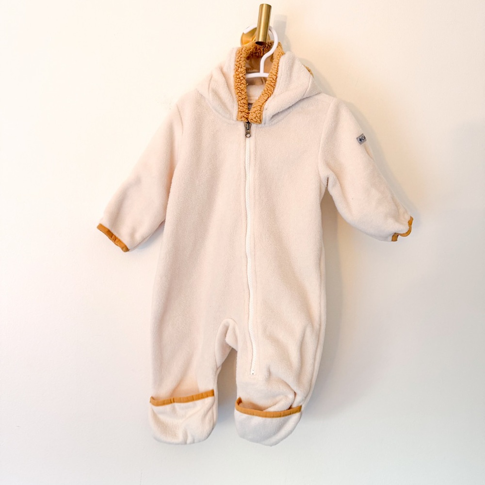 ⭐️ Columbia Cream and Tan Kids Footie